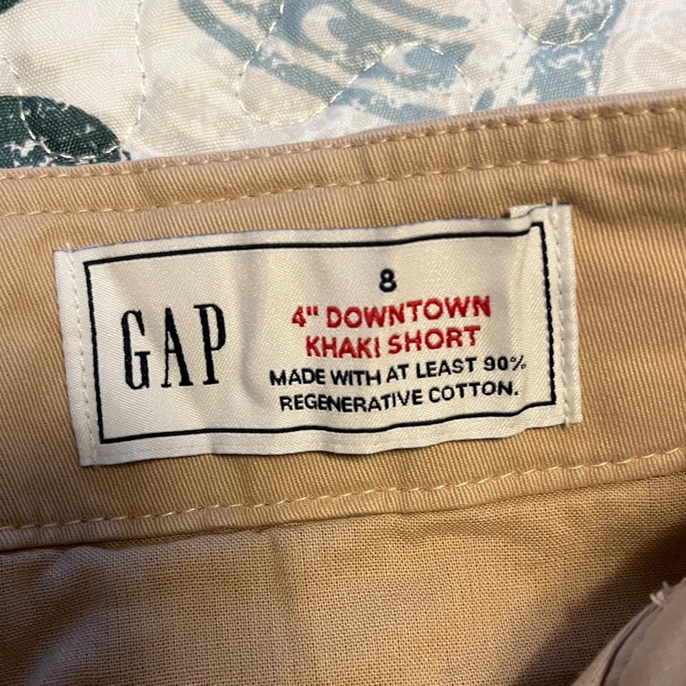 Gap size 8 women’s 4” DOWNTOWN KHAKI SHORT NWT - Picture 9 of 10